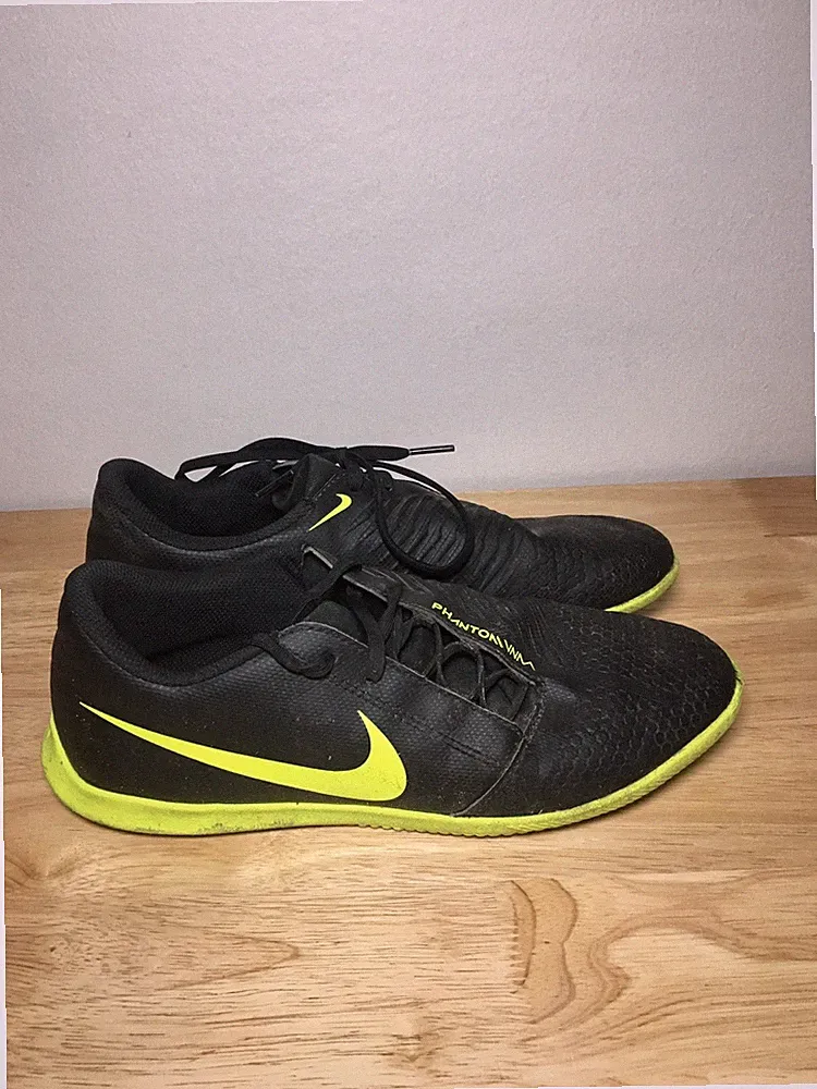 Womens Nike Phantom WMN Size 8 Black & Green A00578-007 Soccer Shoes / Cleats!