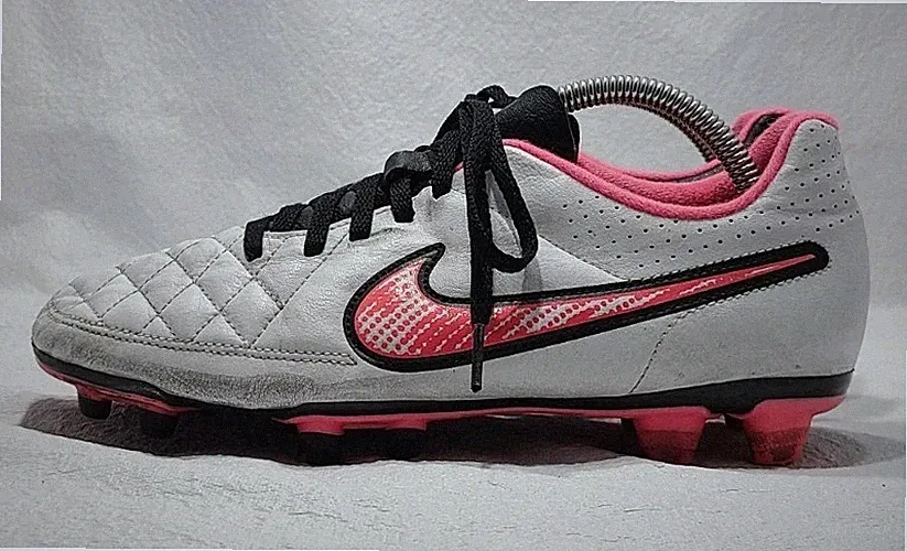Womens Nike Tiempo Rio II FG Soccer Cleats Size: 9 Color: White Black Pink Power