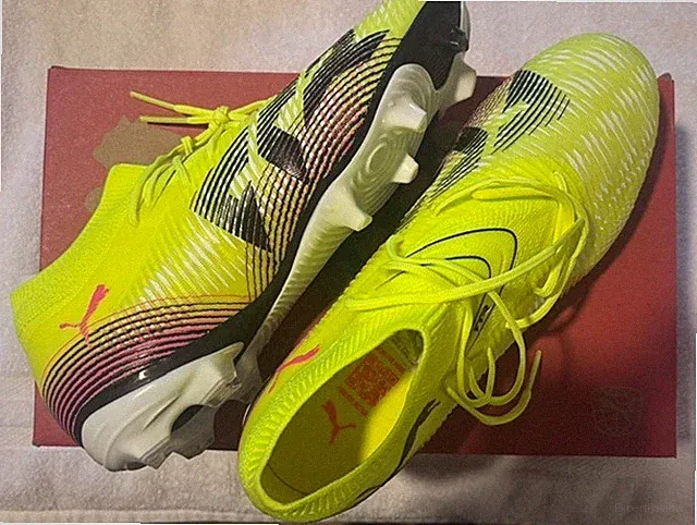 Womens Puma Soccer Cleats size 9.5 New