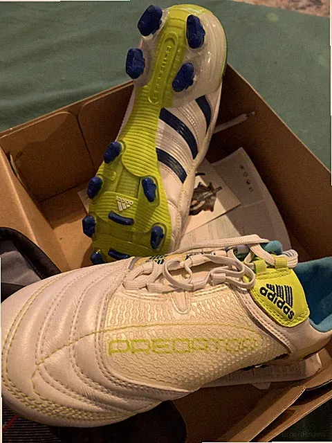 womens soccer cleats