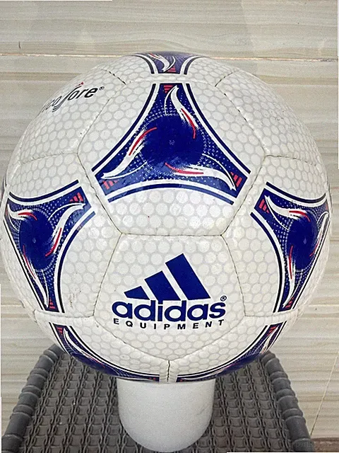 WORLD CUP 1998 TRICOLORE SOCCER FOOTBALL BY OFFICIAL LEATHER FOOTBALL SIZE 5