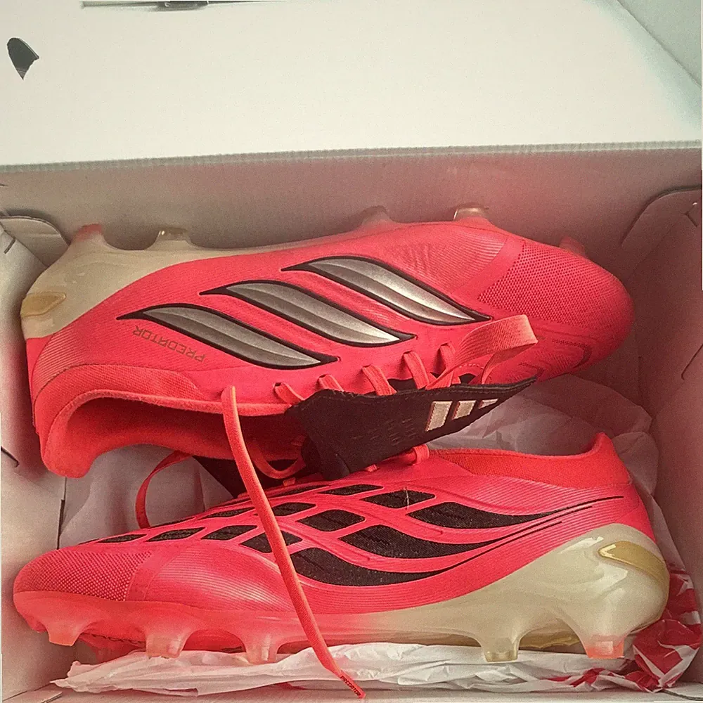 World Cup Adidas Preditors Size 12 Soccer Cleats