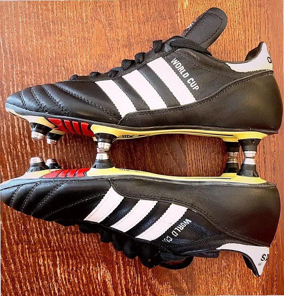 World Cup, adidas screw-in cleats, kangaroo NIB US 6.5, VINTAGE 1997