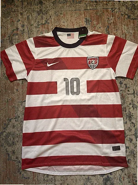 XL Red White Striped US Soccer Jersey “Waldo” Edition – #10 Donovan
