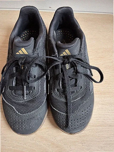 Youth Adidas Indoor Soccer Cleats, Size 1