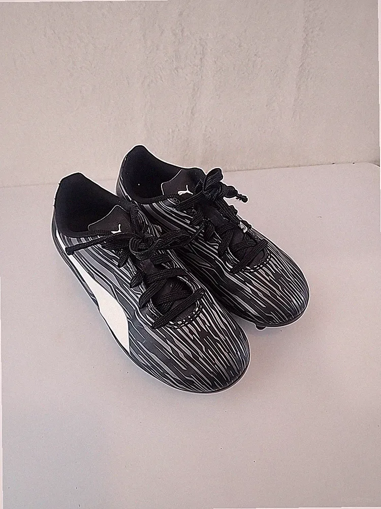 Youth Puma Black & White Astro Turf Soccer Cleats Shoes Size 13C