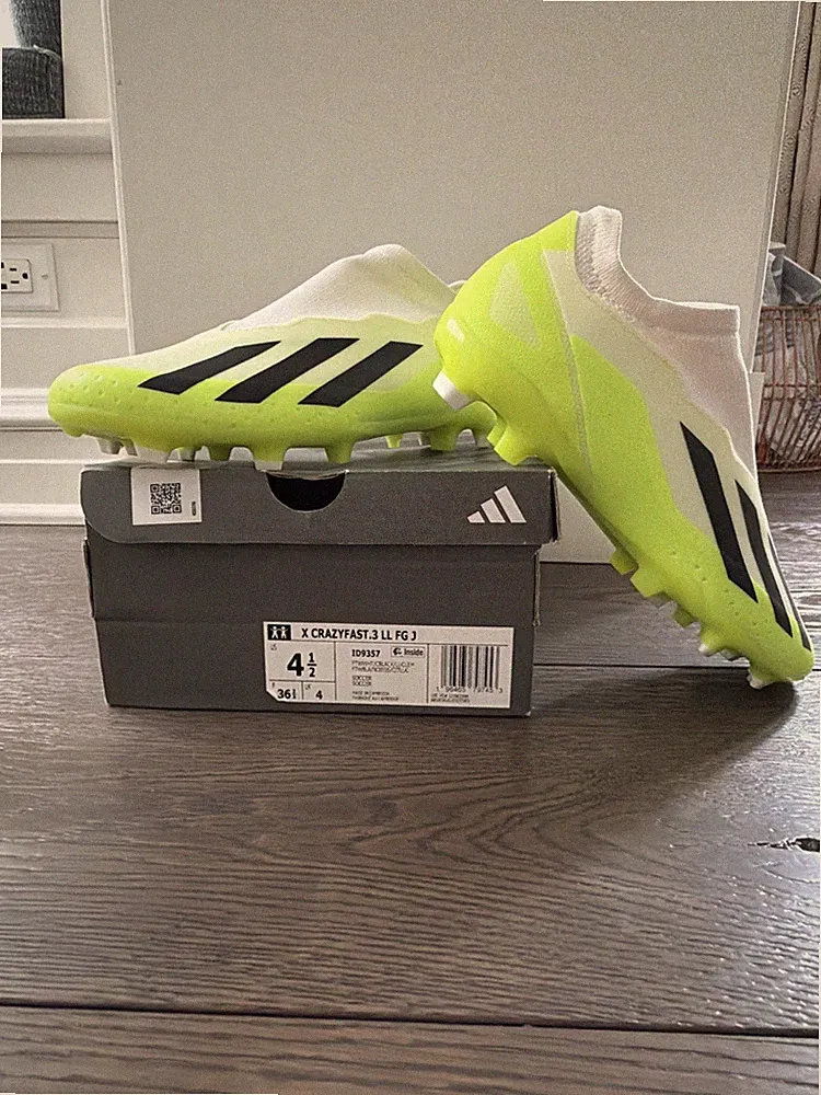 Youth Size 4 1/2 Crazy Fast Soccer Cleats