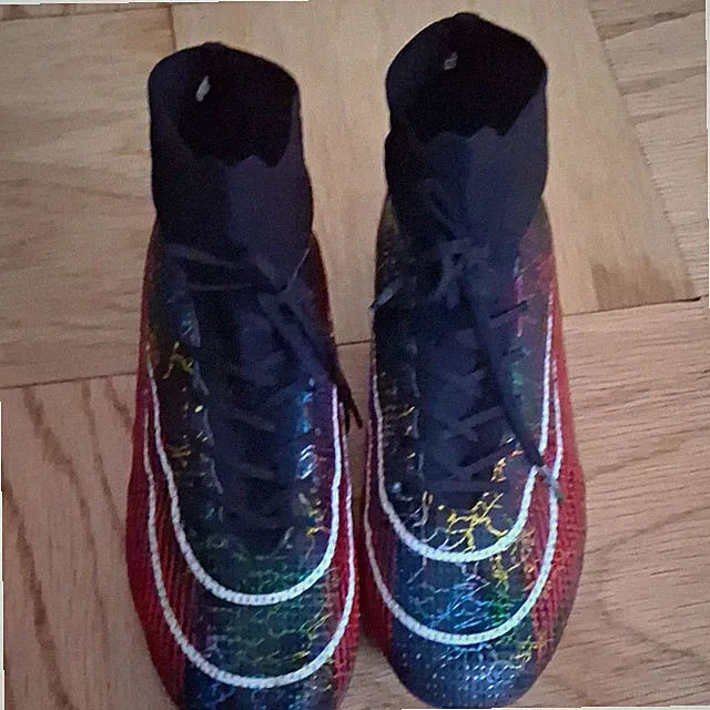Youth Soccer Cleats Lace-Up Multicolor Red/Black Graphic Studded Sole Size 7.5US