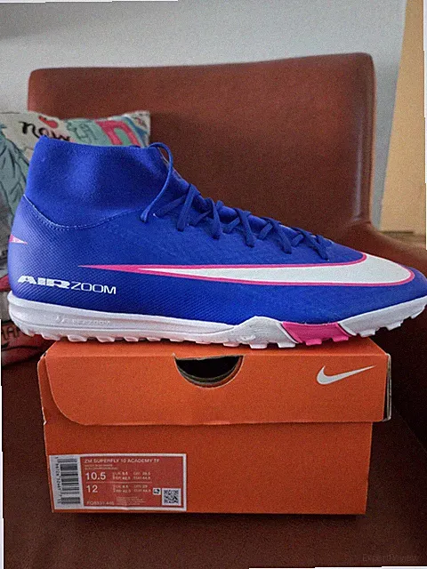 Zoom SUPERFLY TURF