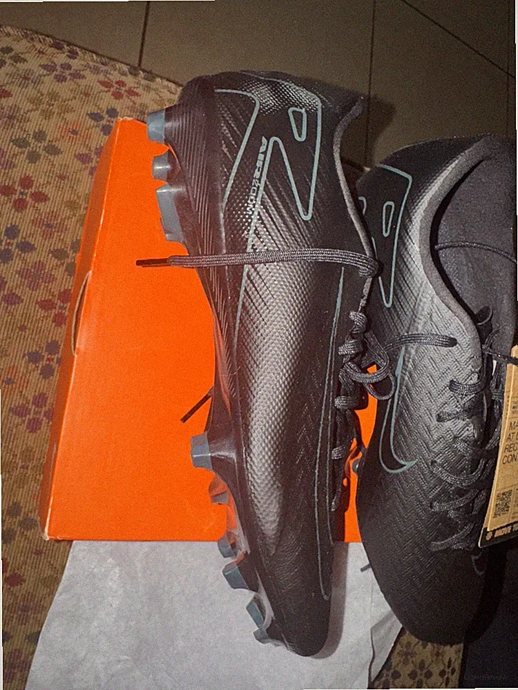 Zoom Vapor 16 Academy Fg/mg Size 8.5 Men/ 10women Soccer Cleats